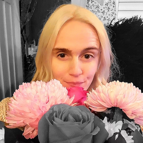 Meet your Posher, Natasha - Picture 1 of 8